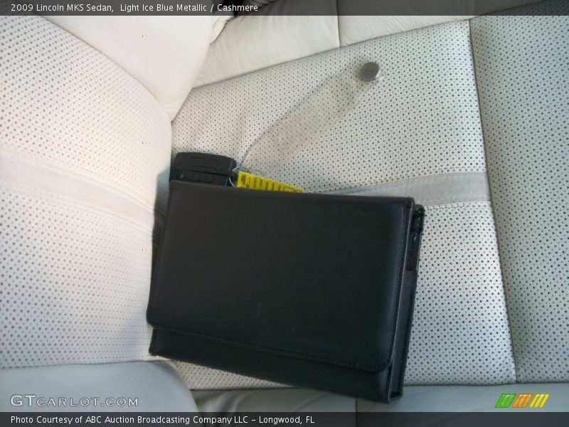 Light Ice Blue Metallic / Cashmere 2009 Lincoln MKS Sedan