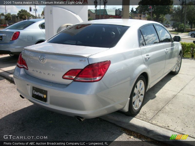 Titanium Metallic / Light Gray 2006 Toyota Avalon XLS