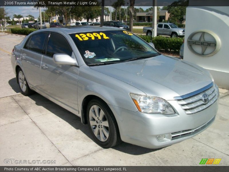 Titanium Metallic / Light Gray 2006 Toyota Avalon XLS