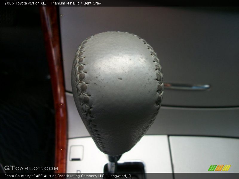 Titanium Metallic / Light Gray 2006 Toyota Avalon XLS