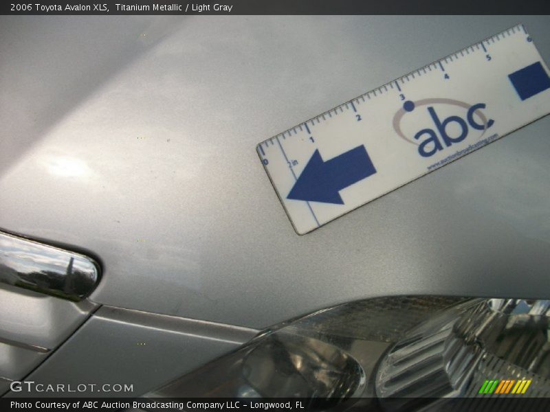 Titanium Metallic / Light Gray 2006 Toyota Avalon XLS