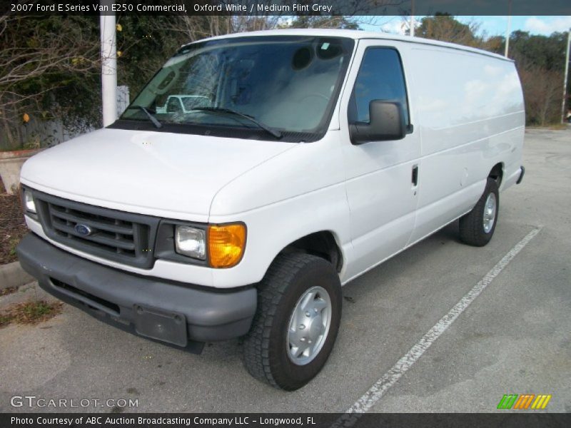 Front 3/4 View of 2007 E Series Van E250 Commercial