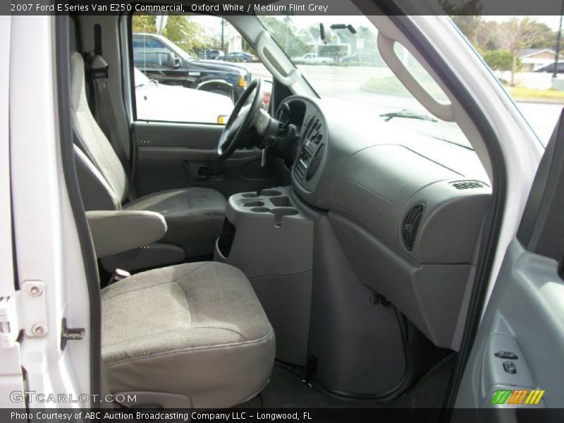 Oxford White / Medium Flint Grey 2007 Ford E Series Van E250 Commercial