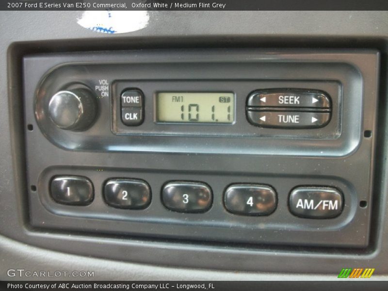 Oxford White / Medium Flint Grey 2007 Ford E Series Van E250 Commercial