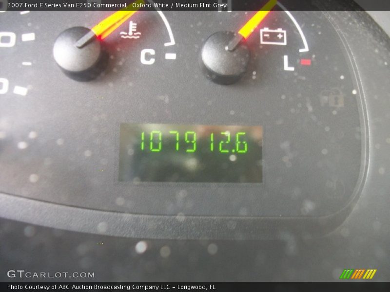 Oxford White / Medium Flint Grey 2007 Ford E Series Van E250 Commercial