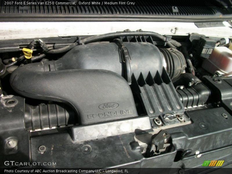 Oxford White / Medium Flint Grey 2007 Ford E Series Van E250 Commercial