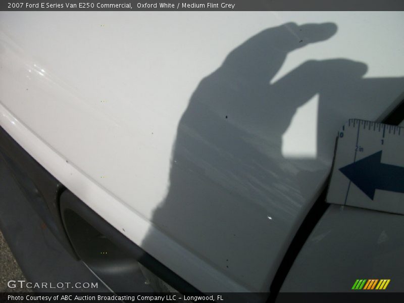 Oxford White / Medium Flint Grey 2007 Ford E Series Van E250 Commercial