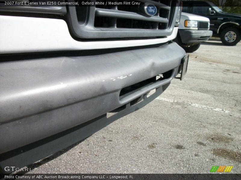 Oxford White / Medium Flint Grey 2007 Ford E Series Van E250 Commercial