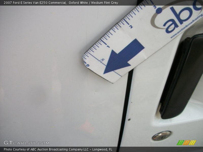 Oxford White / Medium Flint Grey 2007 Ford E Series Van E250 Commercial