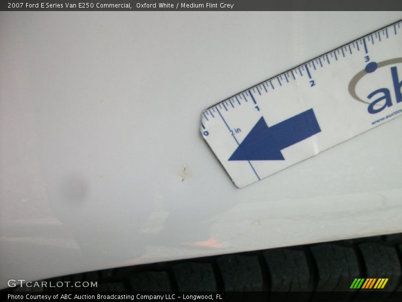 Oxford White / Medium Flint Grey 2007 Ford E Series Van E250 Commercial