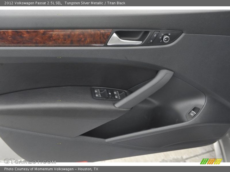 Tungsten Silver Metallic / Titan Black 2012 Volkswagen Passat 2.5L SEL