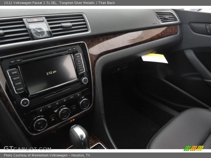 Tungsten Silver Metallic / Titan Black 2012 Volkswagen Passat 2.5L SEL