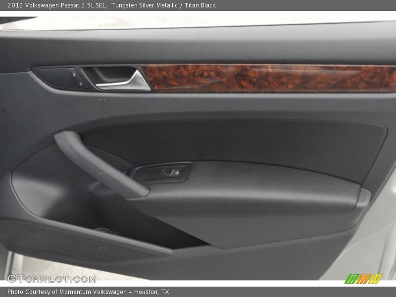 Tungsten Silver Metallic / Titan Black 2012 Volkswagen Passat 2.5L SEL
