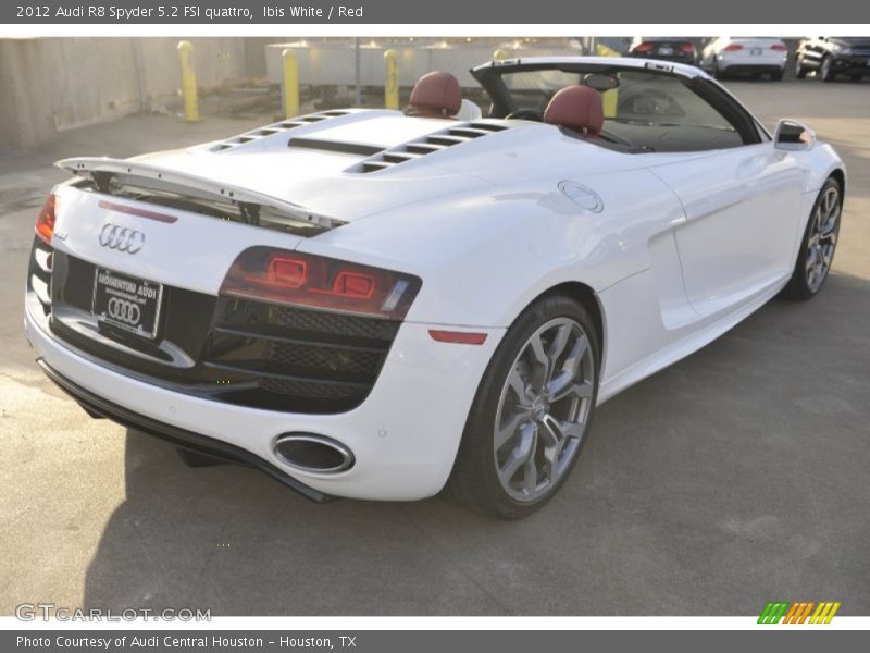 Ibis White / Red 2012 Audi R8 Spyder 5.2 FSI quattro