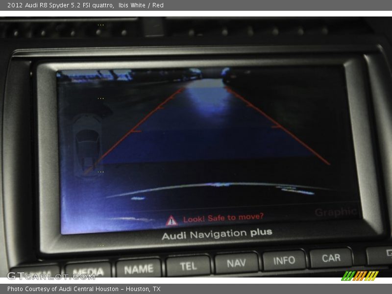 Ibis White / Red 2012 Audi R8 Spyder 5.2 FSI quattro