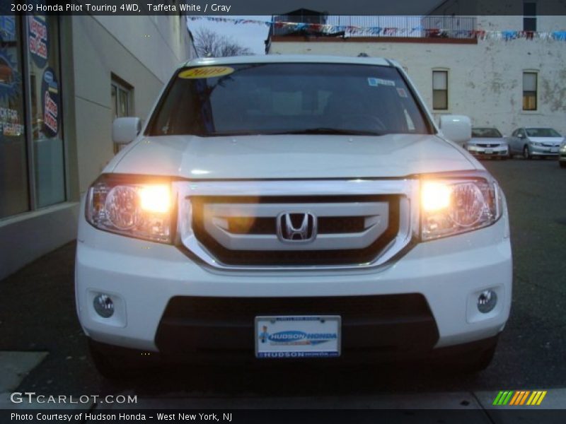 Taffeta White / Gray 2009 Honda Pilot Touring 4WD