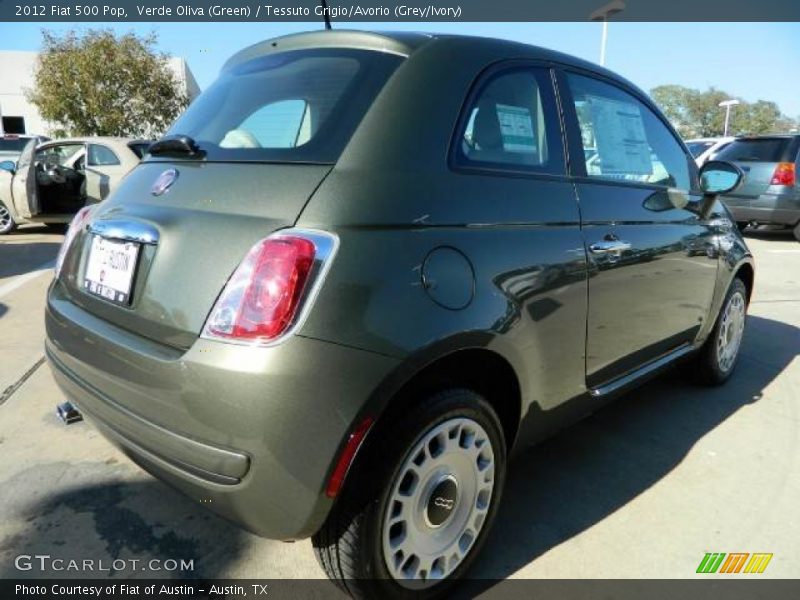 Verde Oliva (Green) / Tessuto Grigio/Avorio (Grey/Ivory) 2012 Fiat 500 Pop