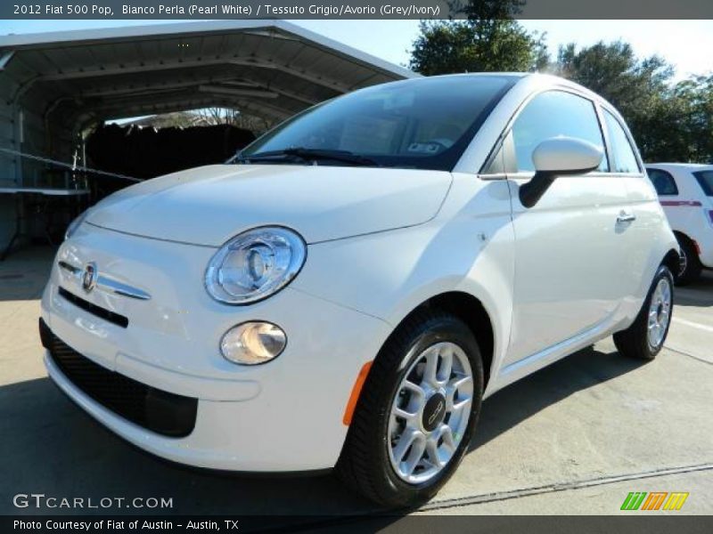 Bianco Perla (Pearl White) / Tessuto Grigio/Avorio (Grey/Ivory) 2012 Fiat 500 Pop