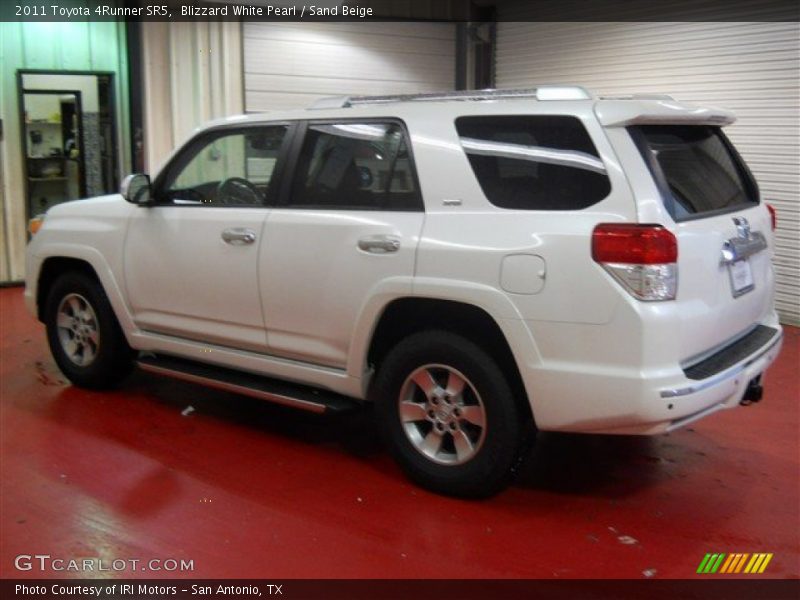 Blizzard White Pearl / Sand Beige 2011 Toyota 4Runner SR5