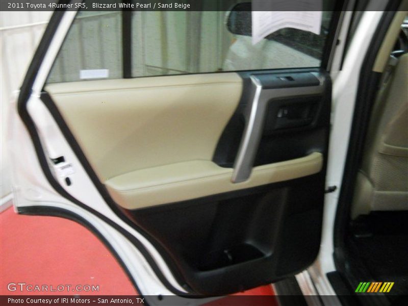 Blizzard White Pearl / Sand Beige 2011 Toyota 4Runner SR5