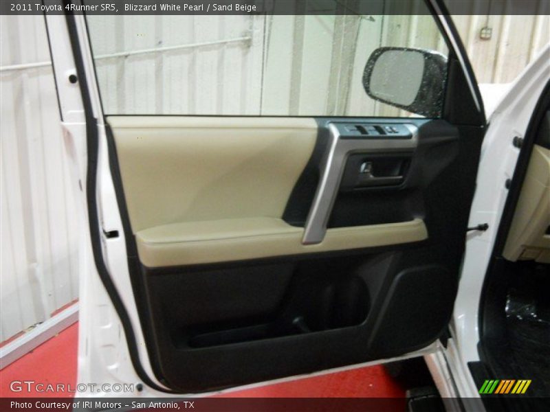 Blizzard White Pearl / Sand Beige 2011 Toyota 4Runner SR5