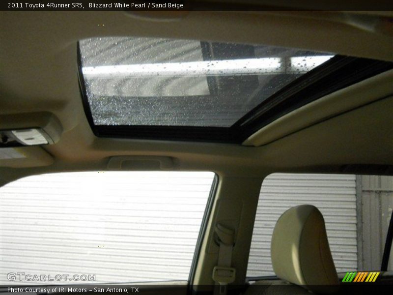 Blizzard White Pearl / Sand Beige 2011 Toyota 4Runner SR5
