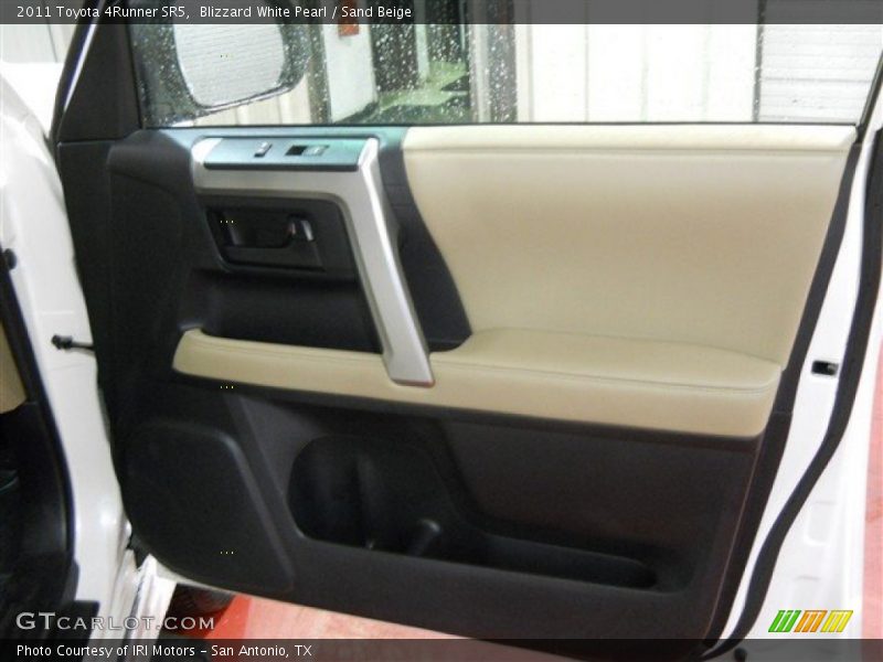 Blizzard White Pearl / Sand Beige 2011 Toyota 4Runner SR5