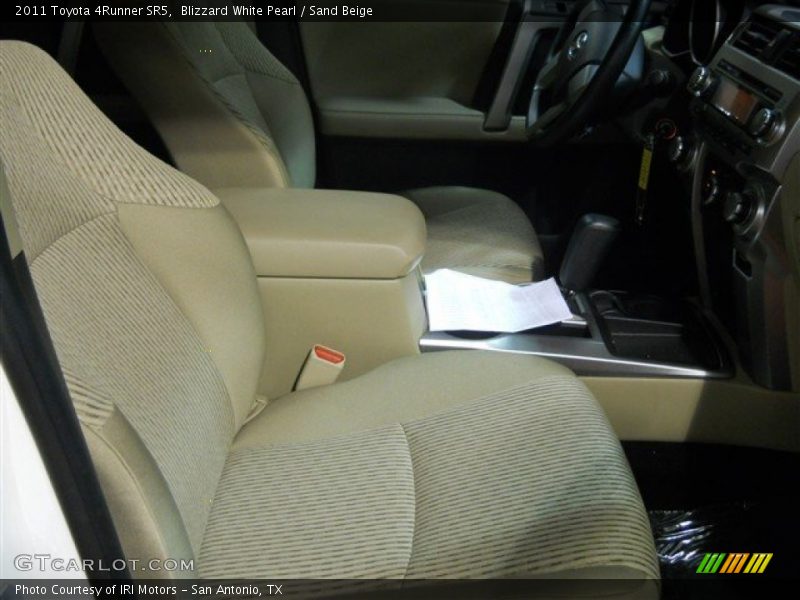 Blizzard White Pearl / Sand Beige 2011 Toyota 4Runner SR5
