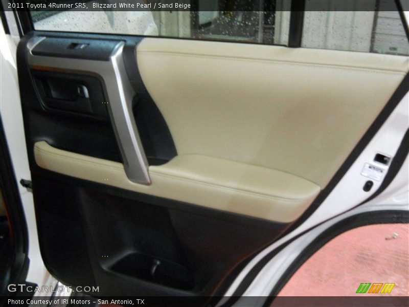 Blizzard White Pearl / Sand Beige 2011 Toyota 4Runner SR5