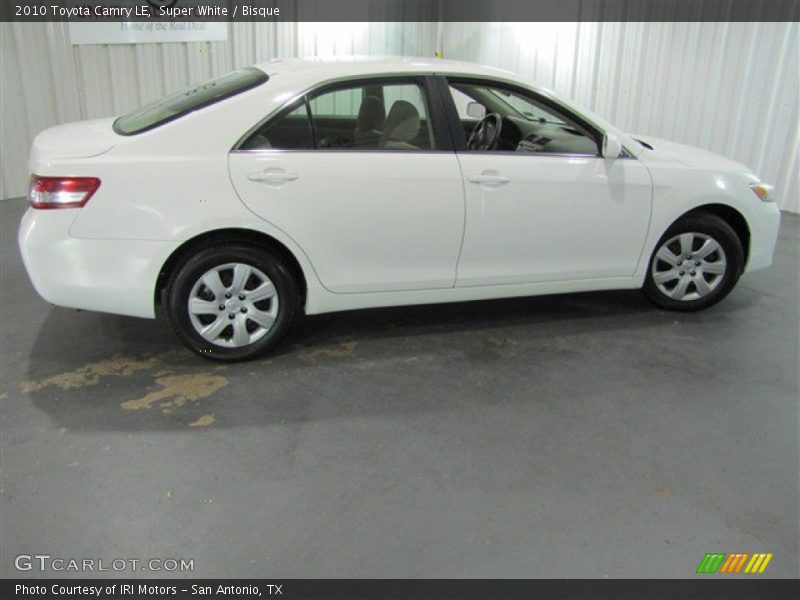 Super White / Bisque 2010 Toyota Camry LE