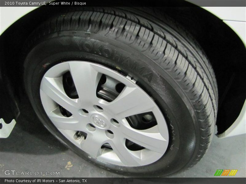 Super White / Bisque 2010 Toyota Camry LE