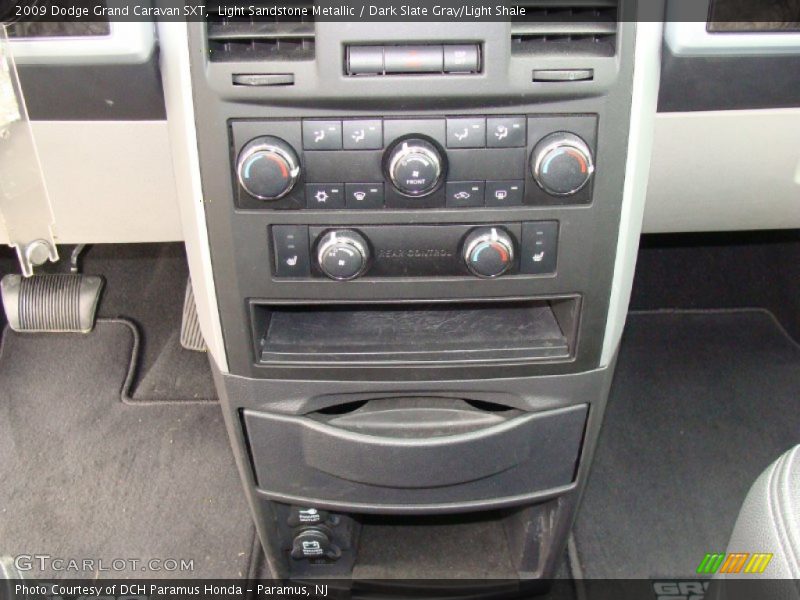 Light Sandstone Metallic / Dark Slate Gray/Light Shale 2009 Dodge Grand Caravan SXT