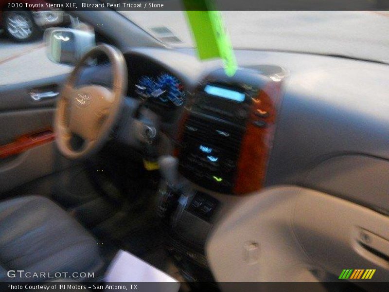 Blizzard Pearl Tricoat / Stone 2010 Toyota Sienna XLE
