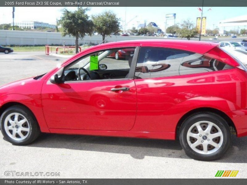 Infra-Red / Charcoal/Charcoal 2005 Ford Focus ZX3 SE Coupe