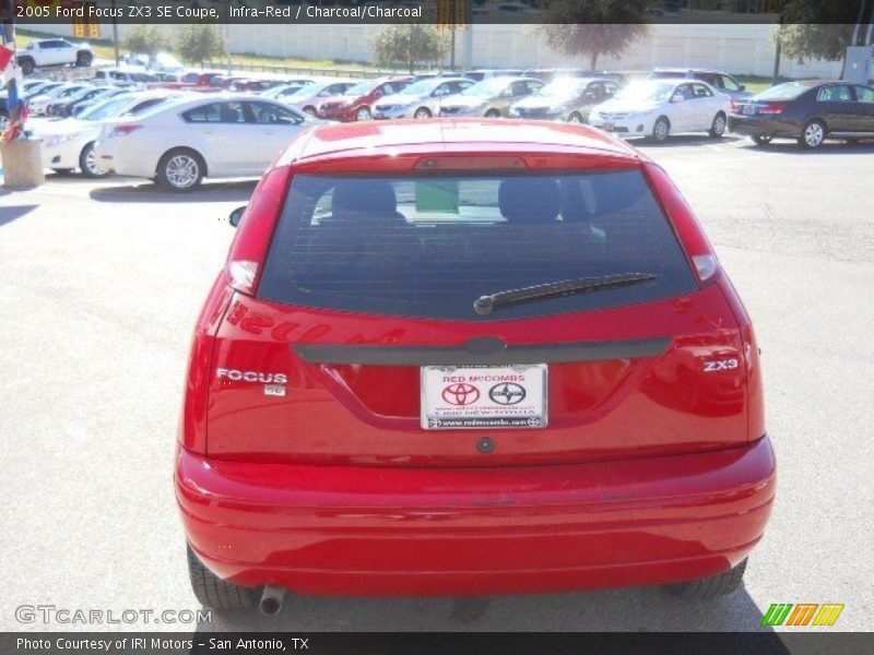 Infra-Red / Charcoal/Charcoal 2005 Ford Focus ZX3 SE Coupe