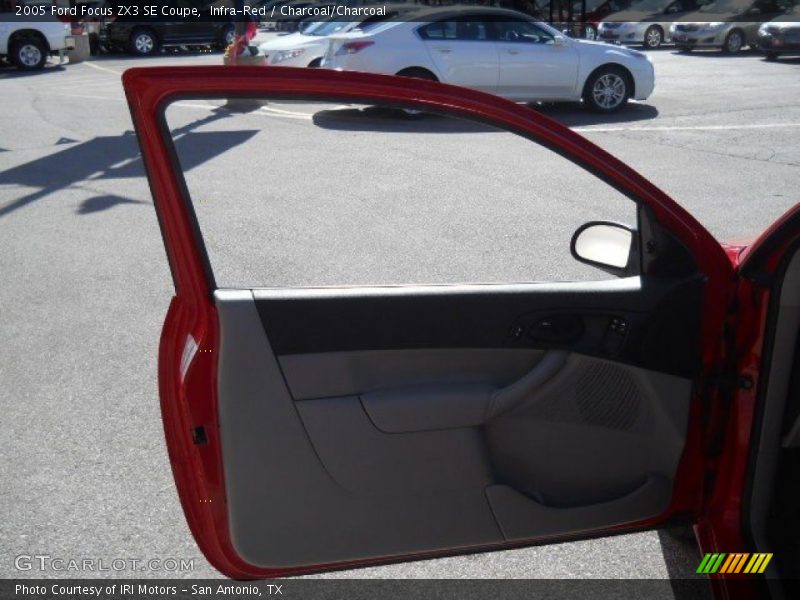 Infra-Red / Charcoal/Charcoal 2005 Ford Focus ZX3 SE Coupe