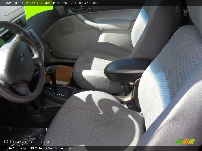 Infra-Red / Charcoal/Charcoal 2005 Ford Focus ZX3 SE Coupe