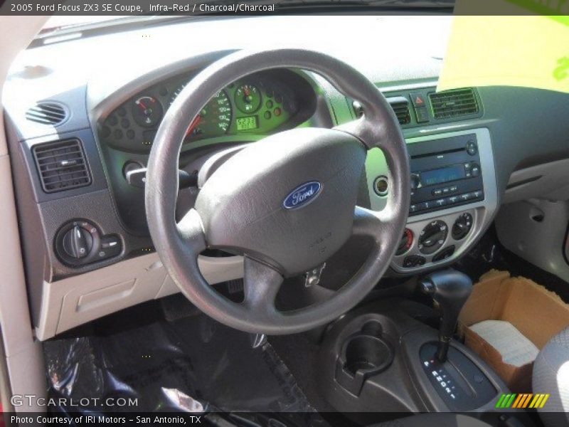 Infra-Red / Charcoal/Charcoal 2005 Ford Focus ZX3 SE Coupe