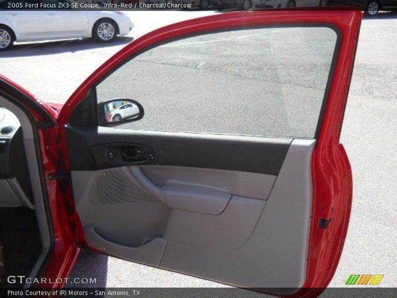 Infra-Red / Charcoal/Charcoal 2005 Ford Focus ZX3 SE Coupe