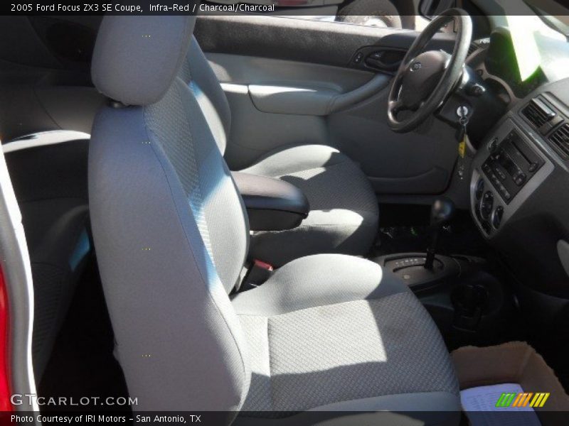 Infra-Red / Charcoal/Charcoal 2005 Ford Focus ZX3 SE Coupe