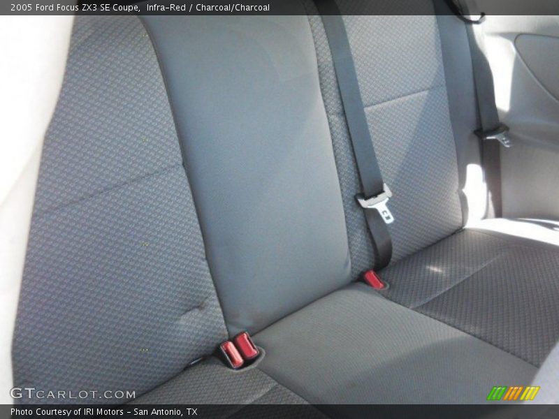 Infra-Red / Charcoal/Charcoal 2005 Ford Focus ZX3 SE Coupe