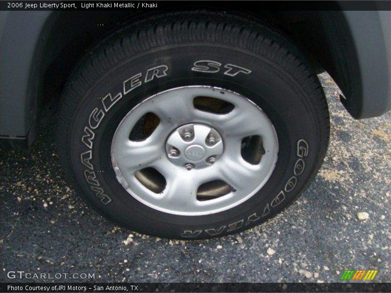 Light Khaki Metallic / Khaki 2006 Jeep Liberty Sport