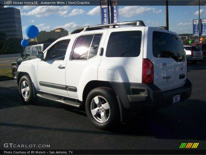Avalanche White / Steel/Graphite 2005 Nissan Xterra SE