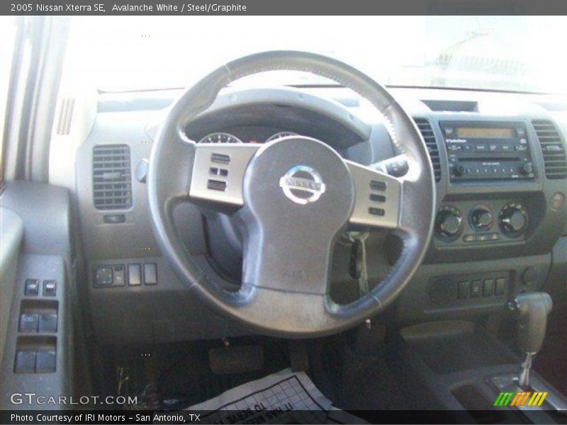 Avalanche White / Steel/Graphite 2005 Nissan Xterra SE