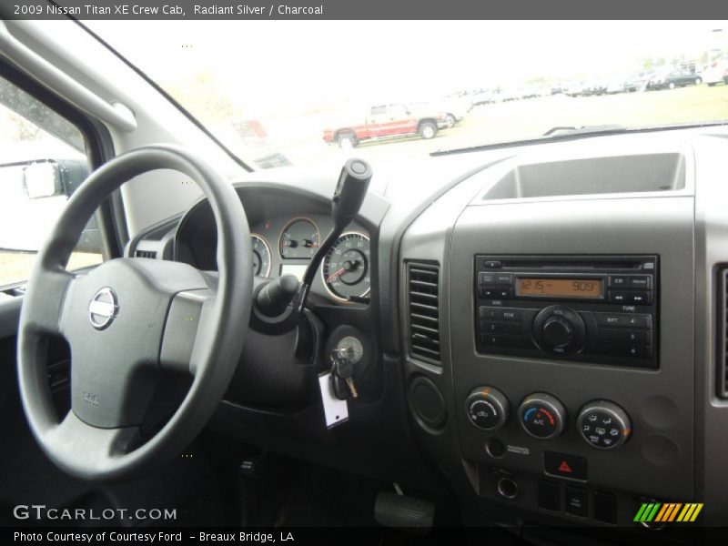 Radiant Silver / Charcoal 2009 Nissan Titan XE Crew Cab
