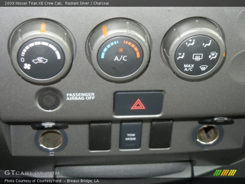 Radiant Silver / Charcoal 2009 Nissan Titan XE Crew Cab