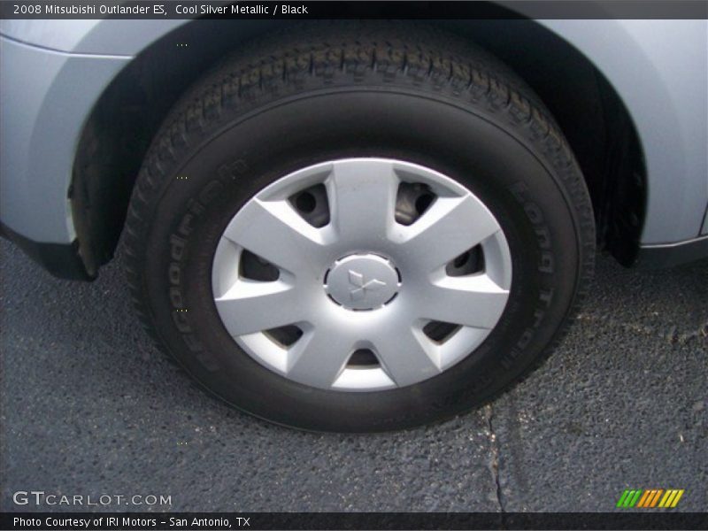 Cool Silver Metallic / Black 2008 Mitsubishi Outlander ES