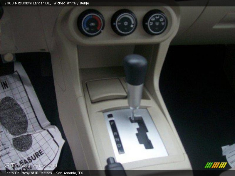 Wicked White / Beige 2008 Mitsubishi Lancer DE