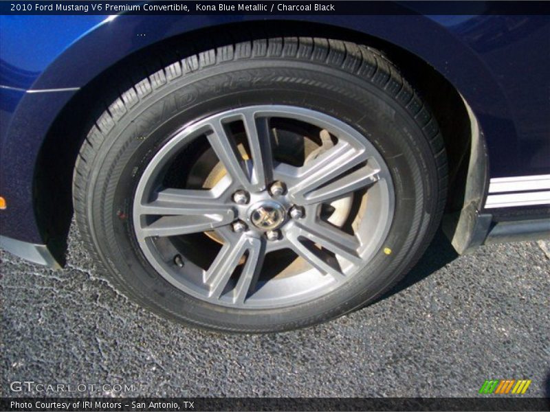Kona Blue Metallic / Charcoal Black 2010 Ford Mustang V6 Premium Convertible