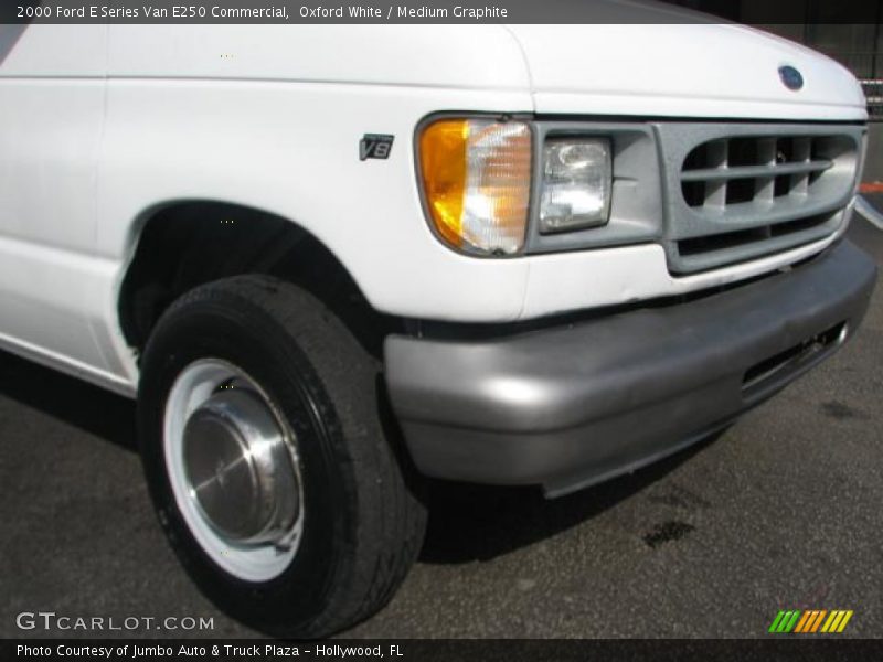 Oxford White / Medium Graphite 2000 Ford E Series Van E250 Commercial